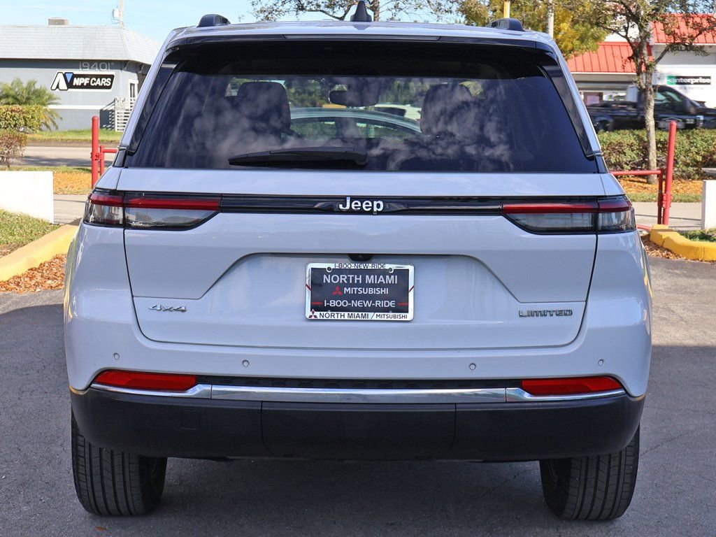 Used 2022 Jeep Grand Cherokee Limited w/ Trailer Tow Prep Group (B) image 13