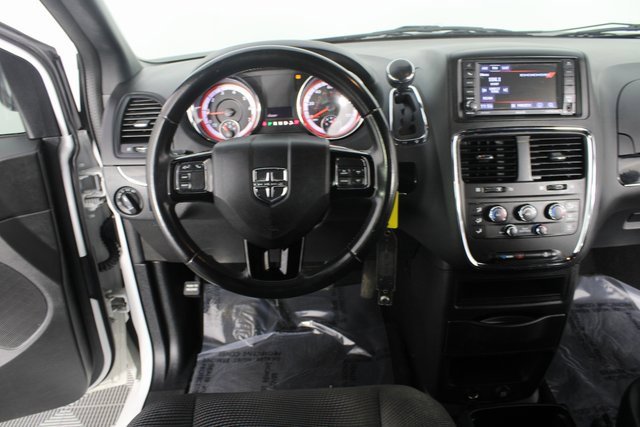 Used 2020 Dodge Grand Caravan SE image 9