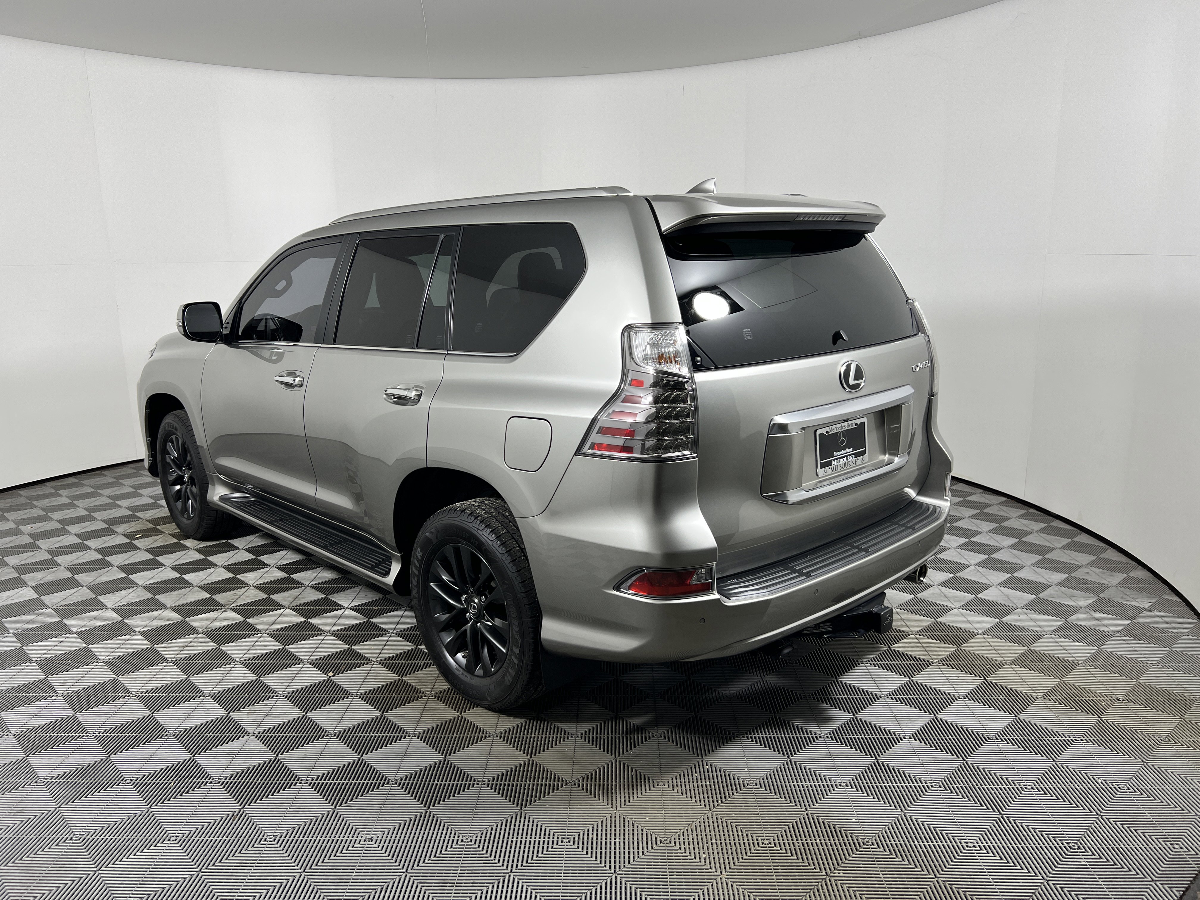 Used 2021 Lexus GX 460 Premium w/ Premium Package AWD/4WD image 3