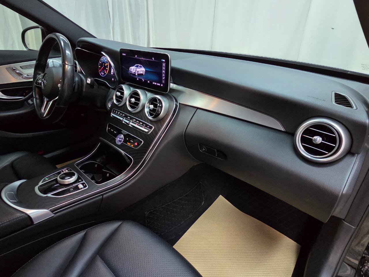 Used 2020 Mercedes-Benz C 300 4MATIC Sedan image 22