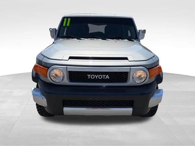 Used 2011 Toyota FJ Cruiser 4WD w/ Convenience Pkg video 2