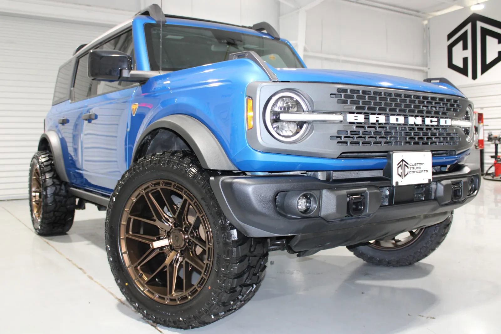 Used 2023 Ford Bronco Badlands AWD/4WD image 3