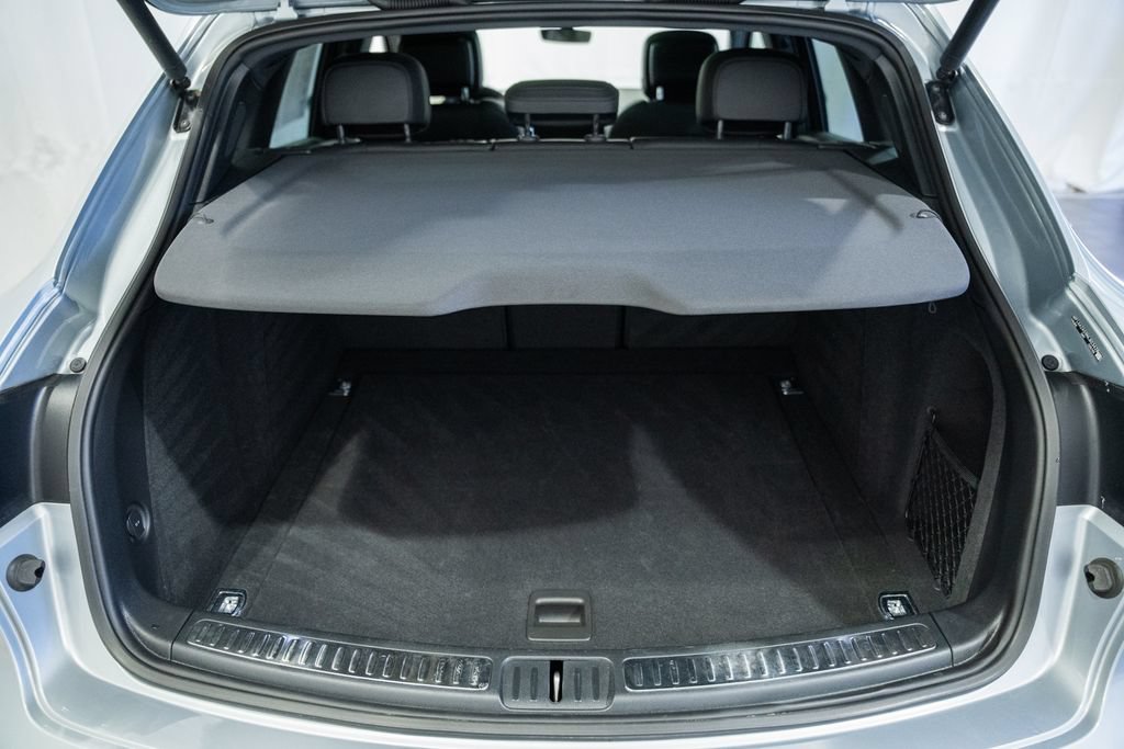 Used 2022 Porsche Macan AWD/4WD image 8