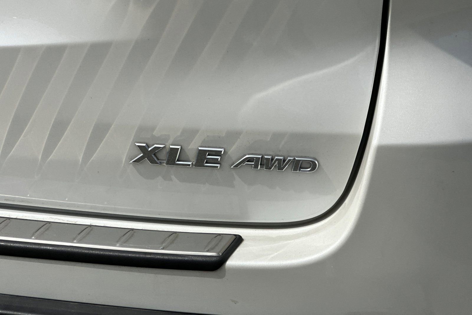 Used 2017 Toyota Highlander XLE image 29