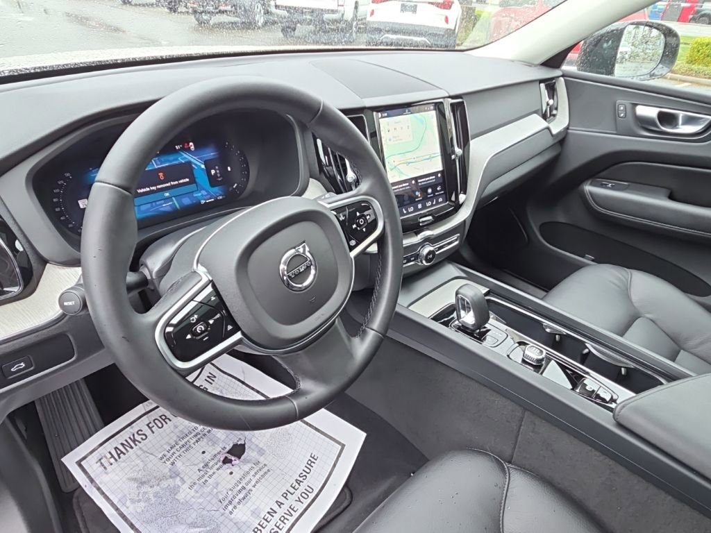 Certified 2025 Volvo XC60 B5 Plus image 7