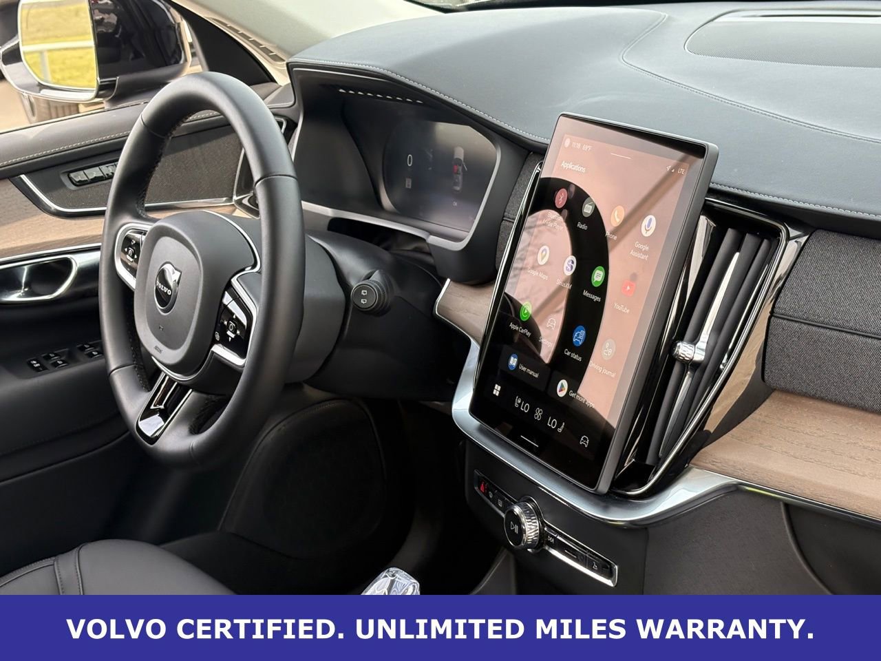 Certified 2025 Volvo XC90 B6 Plus image 38