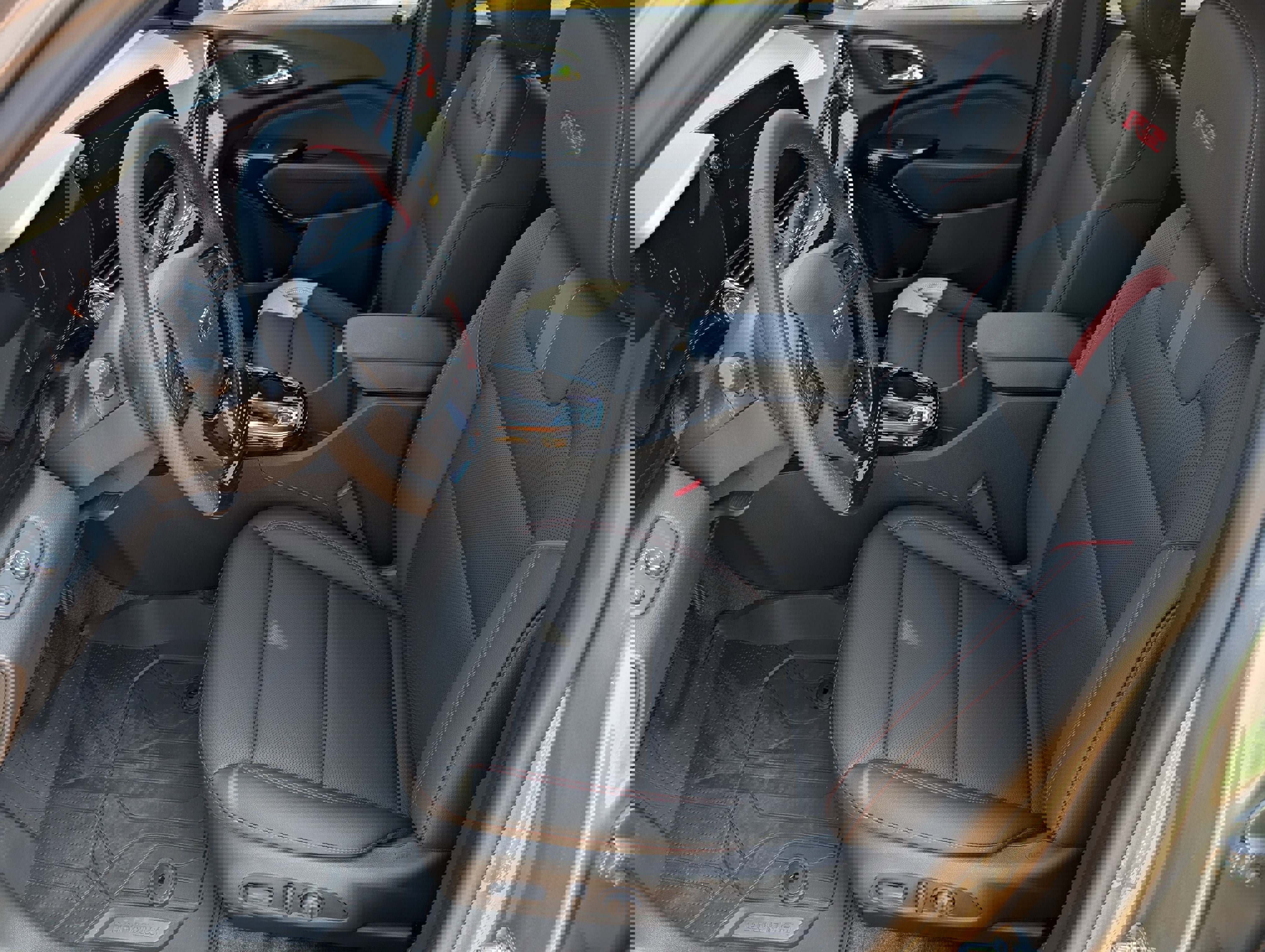 New 2025 Chevrolet Trax RS w/ Sunroof Package image 9
