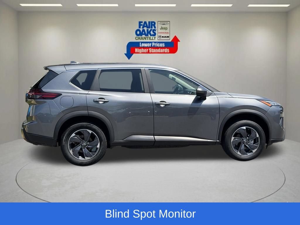 Used 2025 Nissan Rogue SV FWD image 7