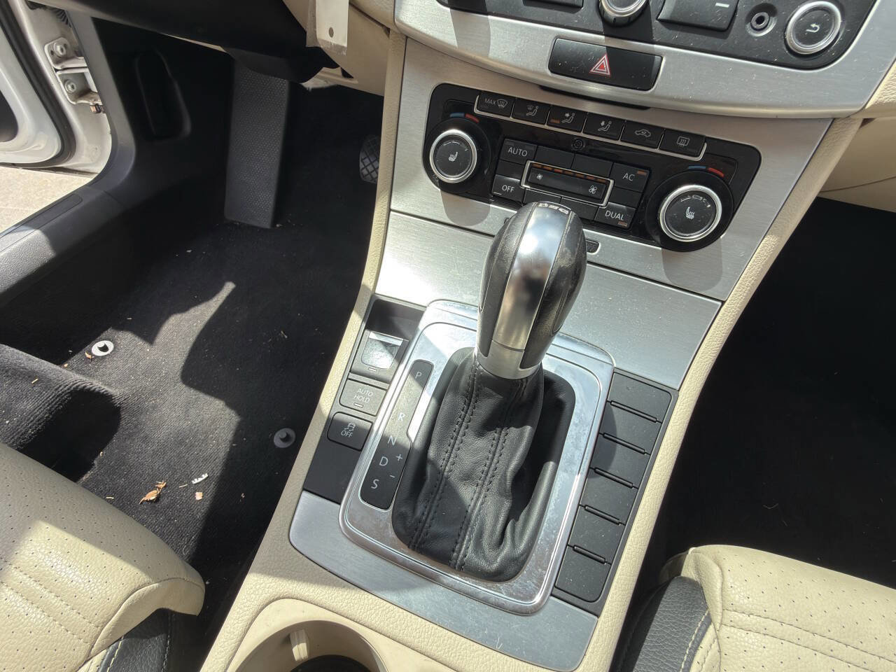 Used 2012 Volkswagen CC Lux Limited FWD image 42