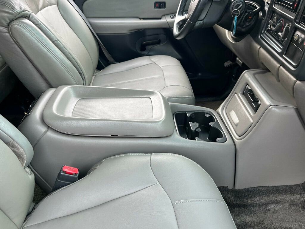 Used 2002 Chevrolet Tahoe Z71 image 38