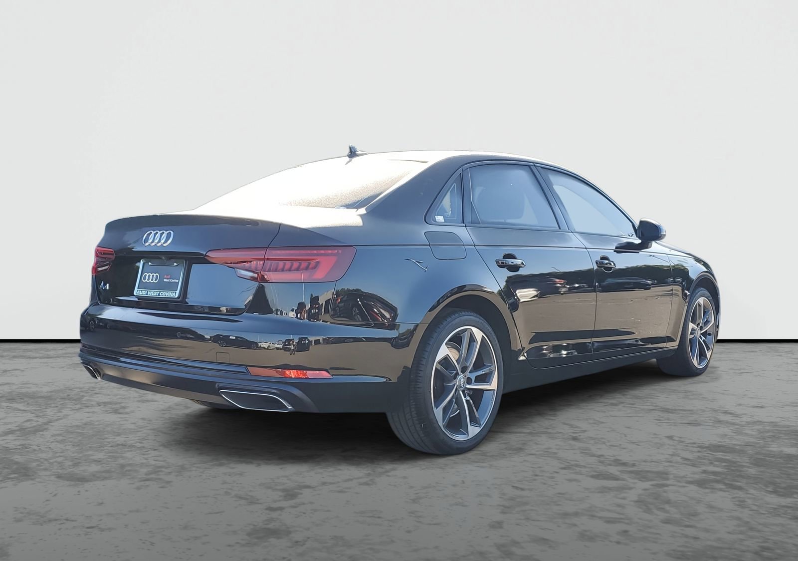 Used 2019 Audi A4 2.0T Premium image 4