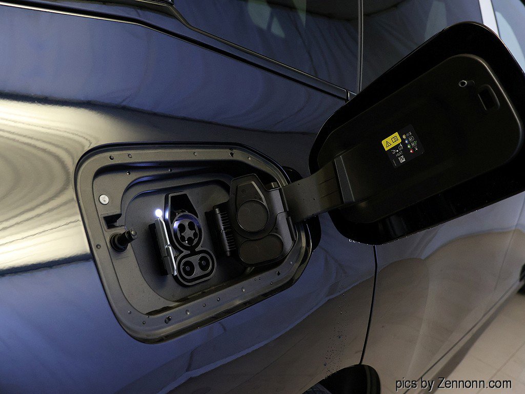 New 2026 BMW iX xDrive45 w/ M Sport Package image 10