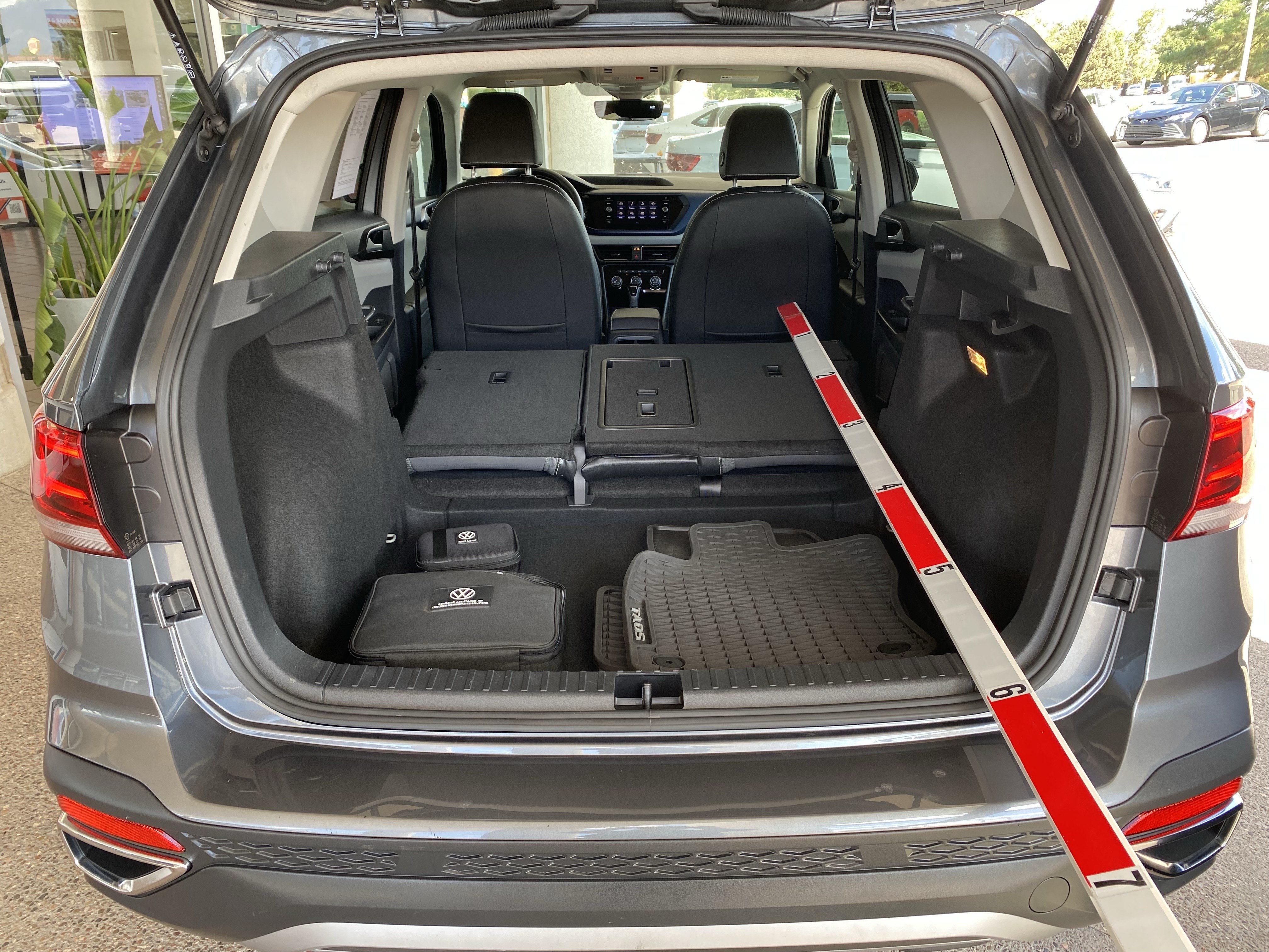 Certified 2023 Volkswagen Taos SE FWD image 18