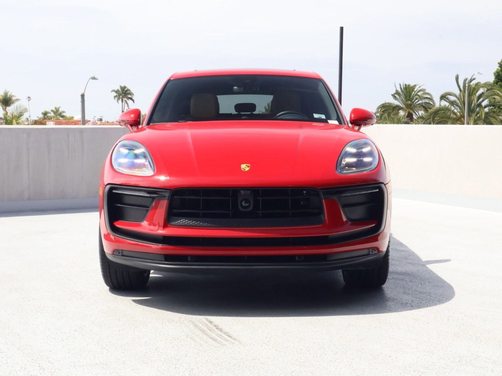 Certified 2025 Porsche Macan image 6