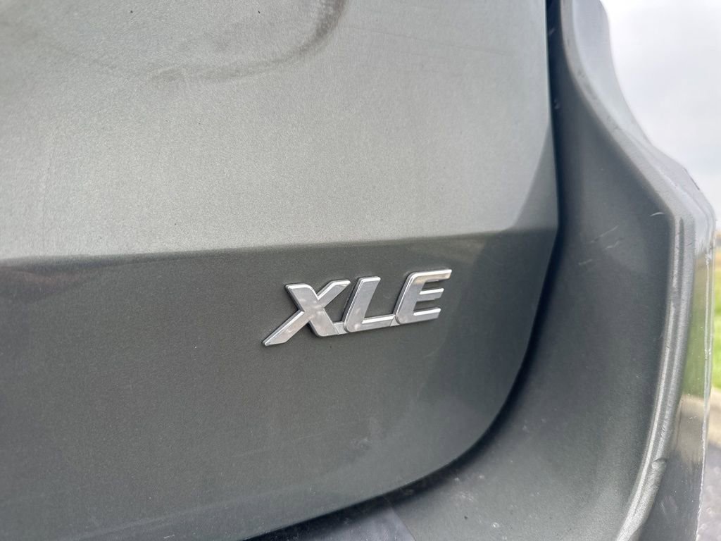 Used 2012 Toyota Sienna XLE image 4