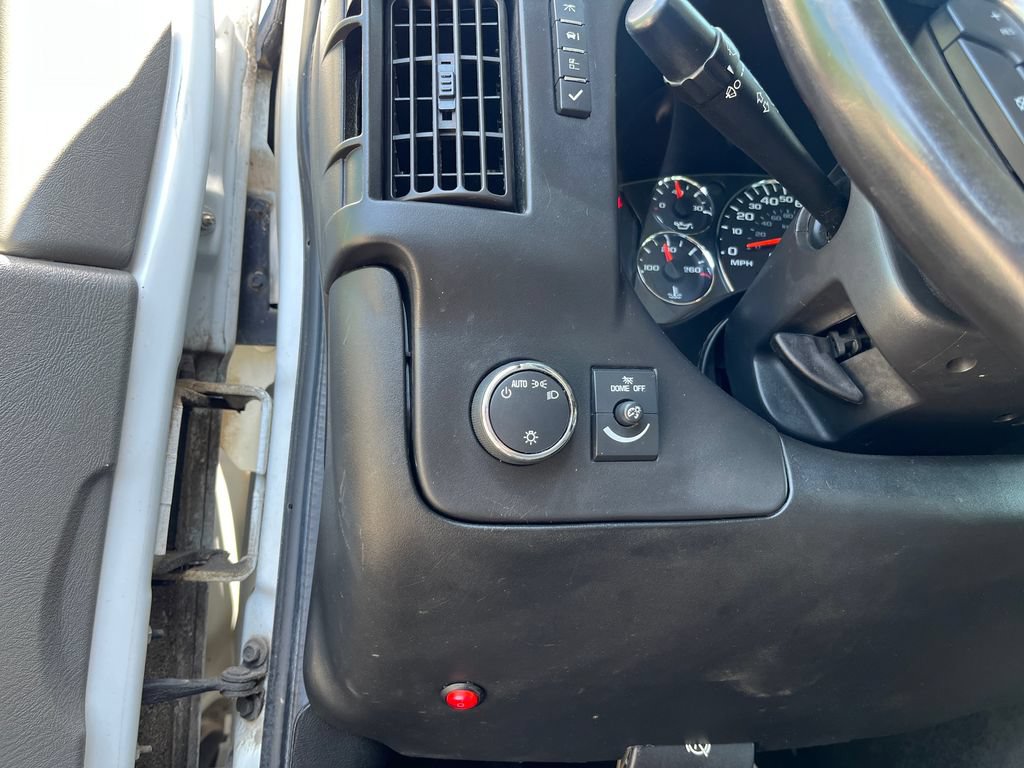 Used 2018 Chevrolet Express 2500 w/ Driver Convenience Package RWD image 20