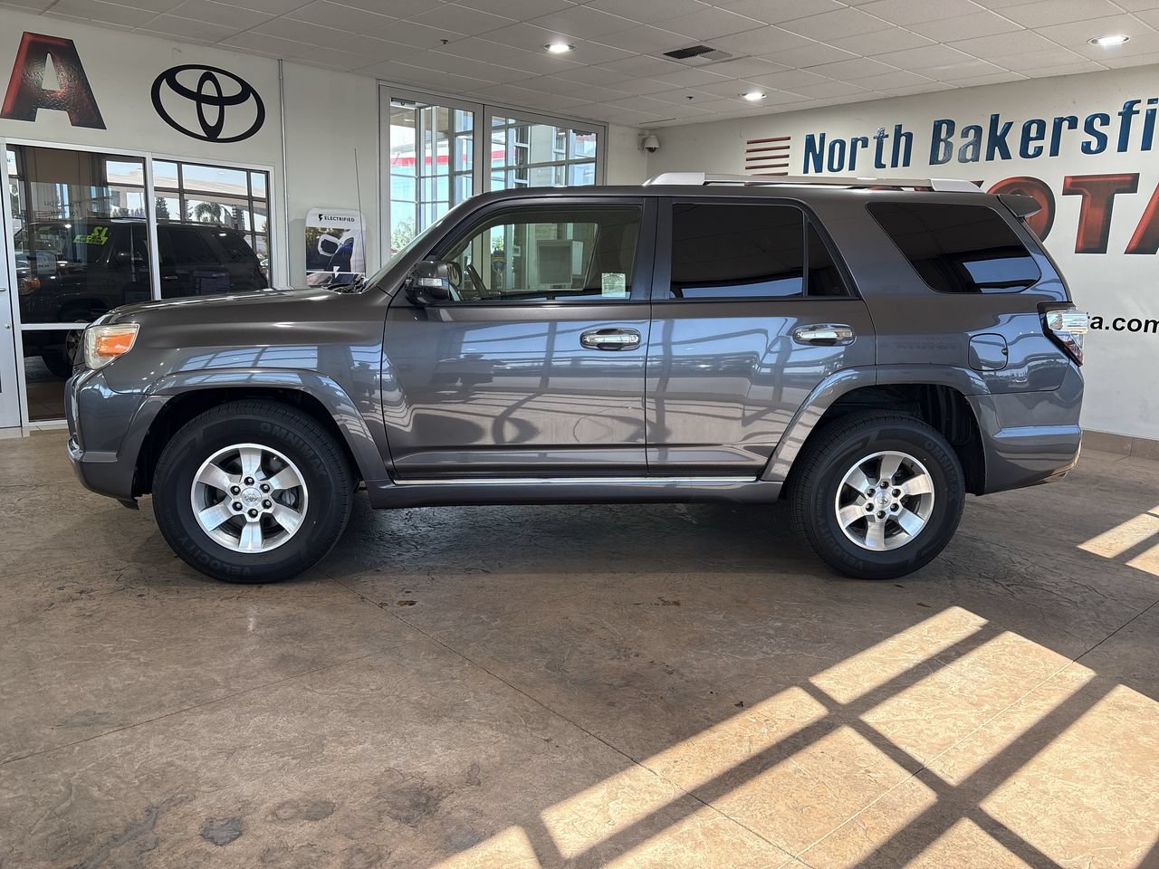 Used 2012 Toyota 4Runner SR5 RWD image 7