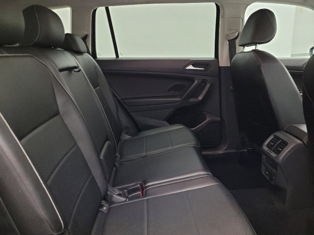 Used 2021 Volkswagen Tiguan SE image 19