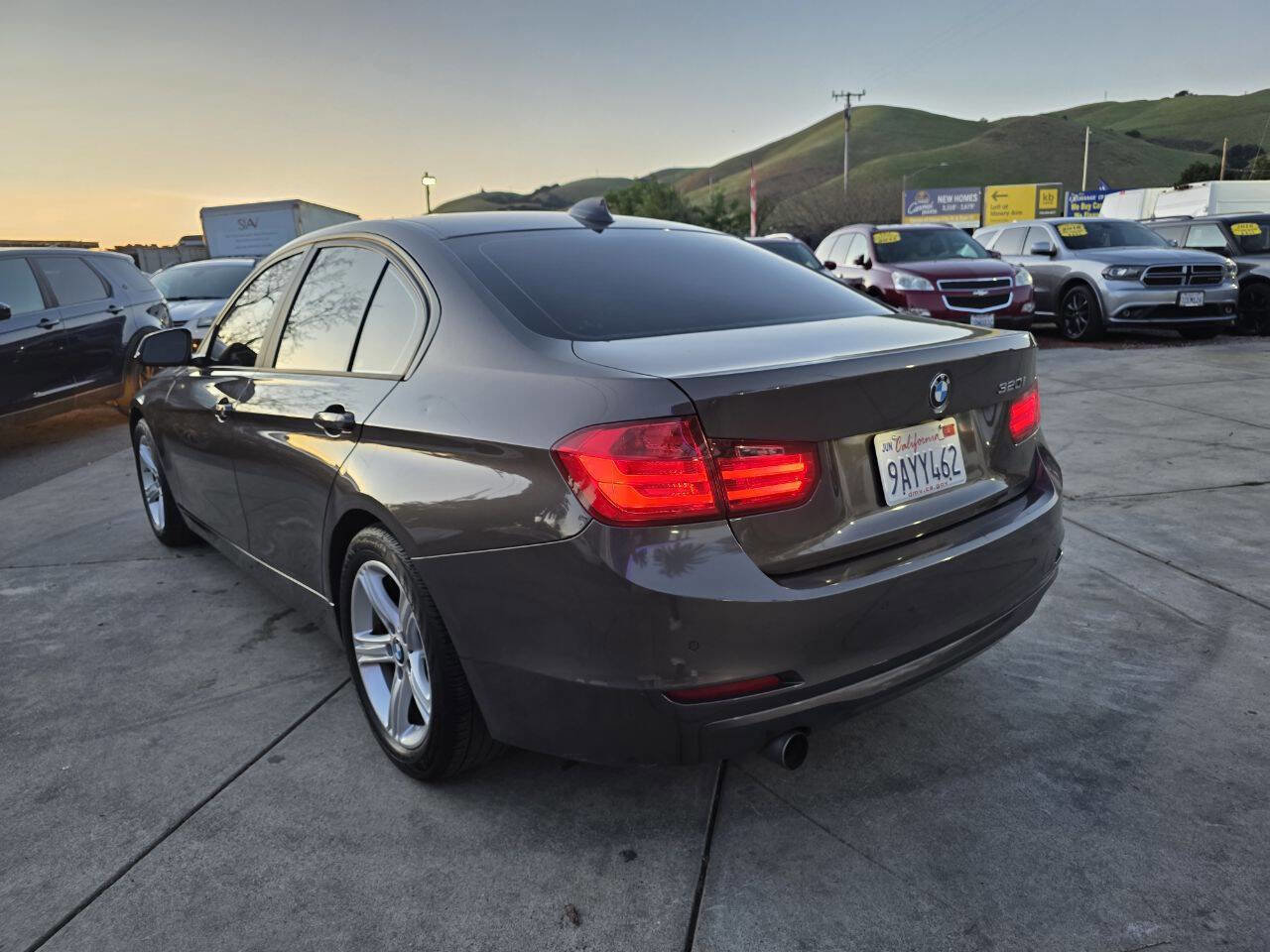 Used 2015 BMW 320i Sedan w/ Driver Assistance Package image 9