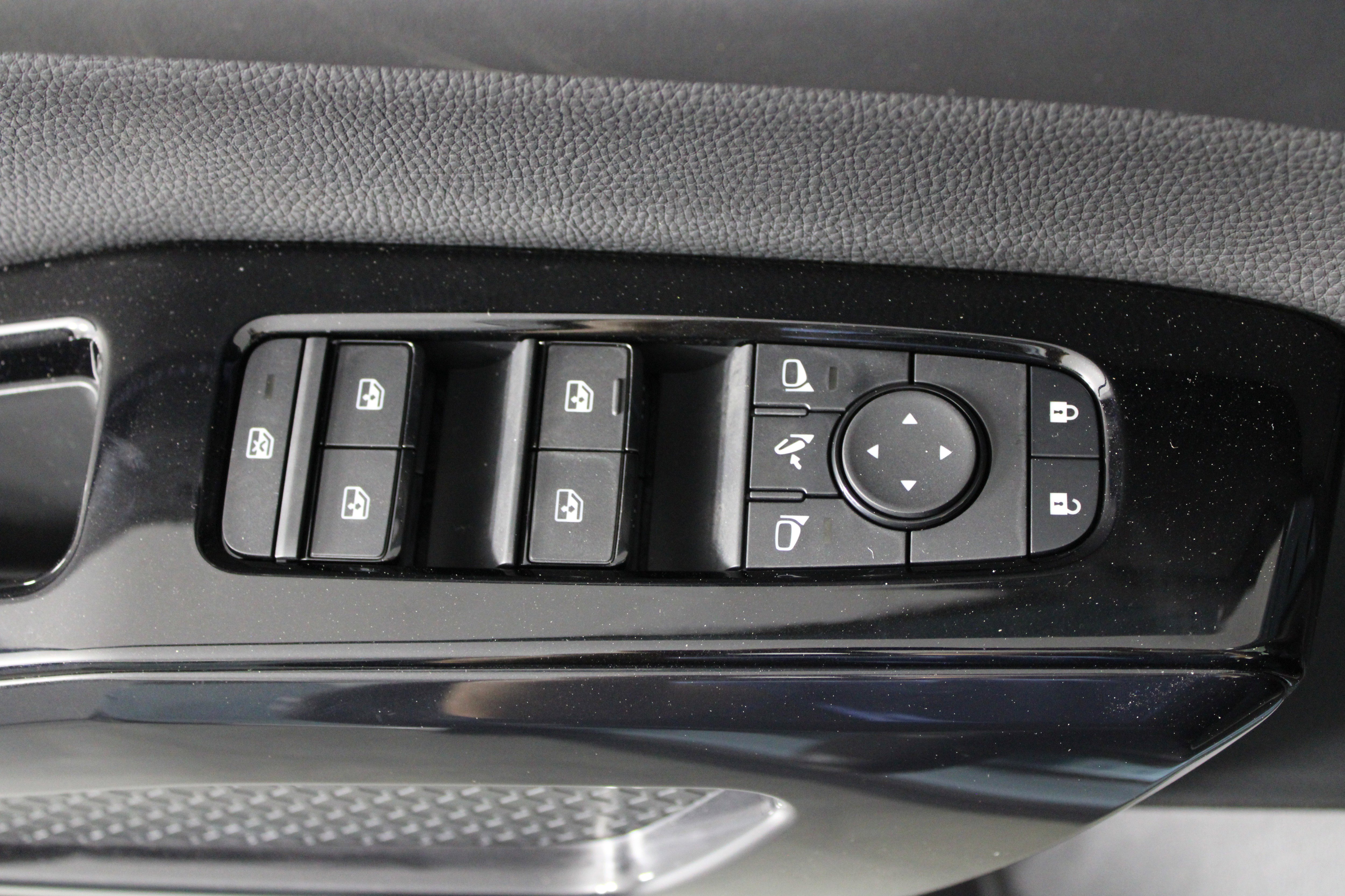 New 2026 Nissan Pathfinder Platinum image 18