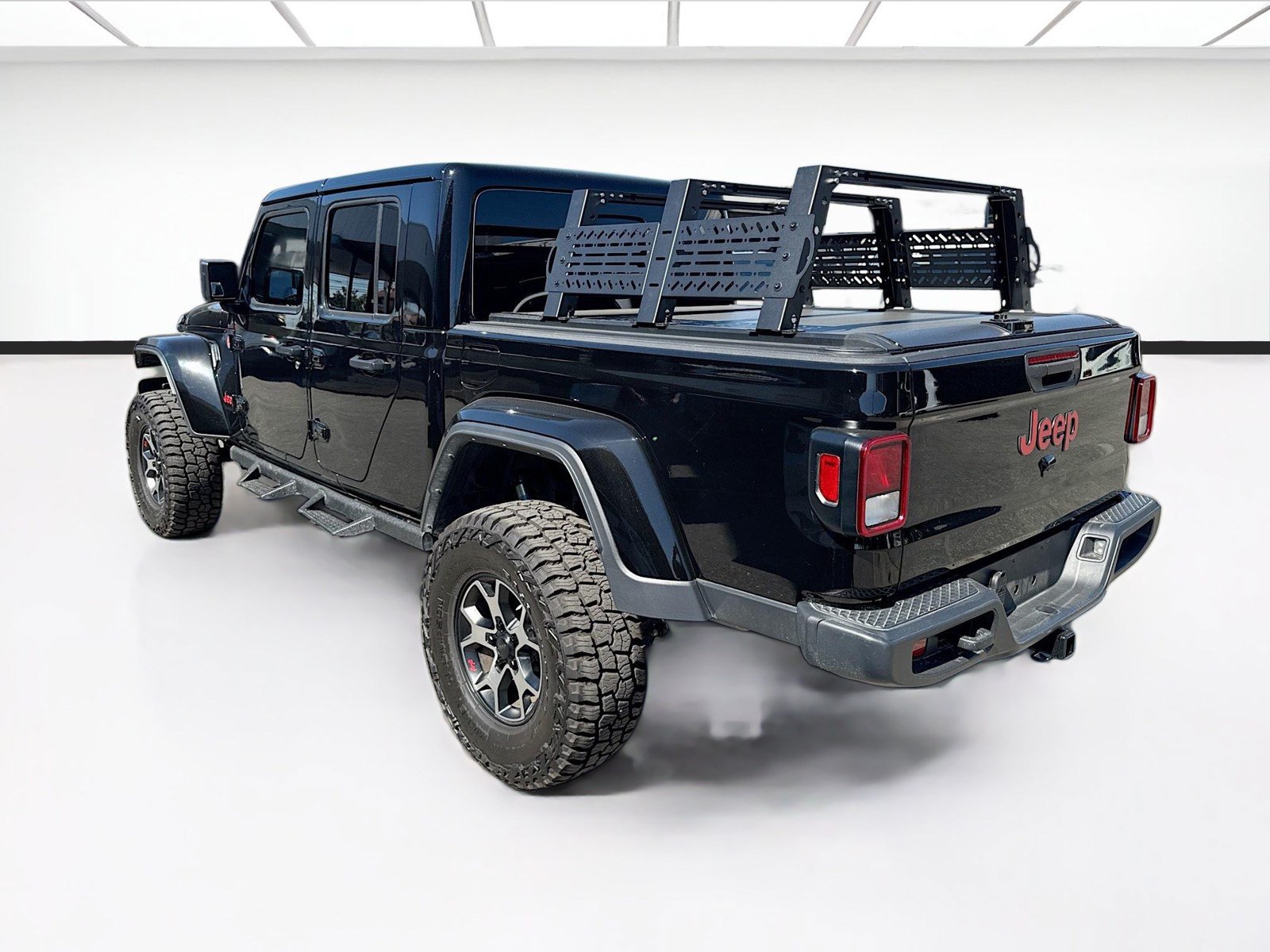 Used 2025 Jeep Gladiator Sport AWD/4WD image 6