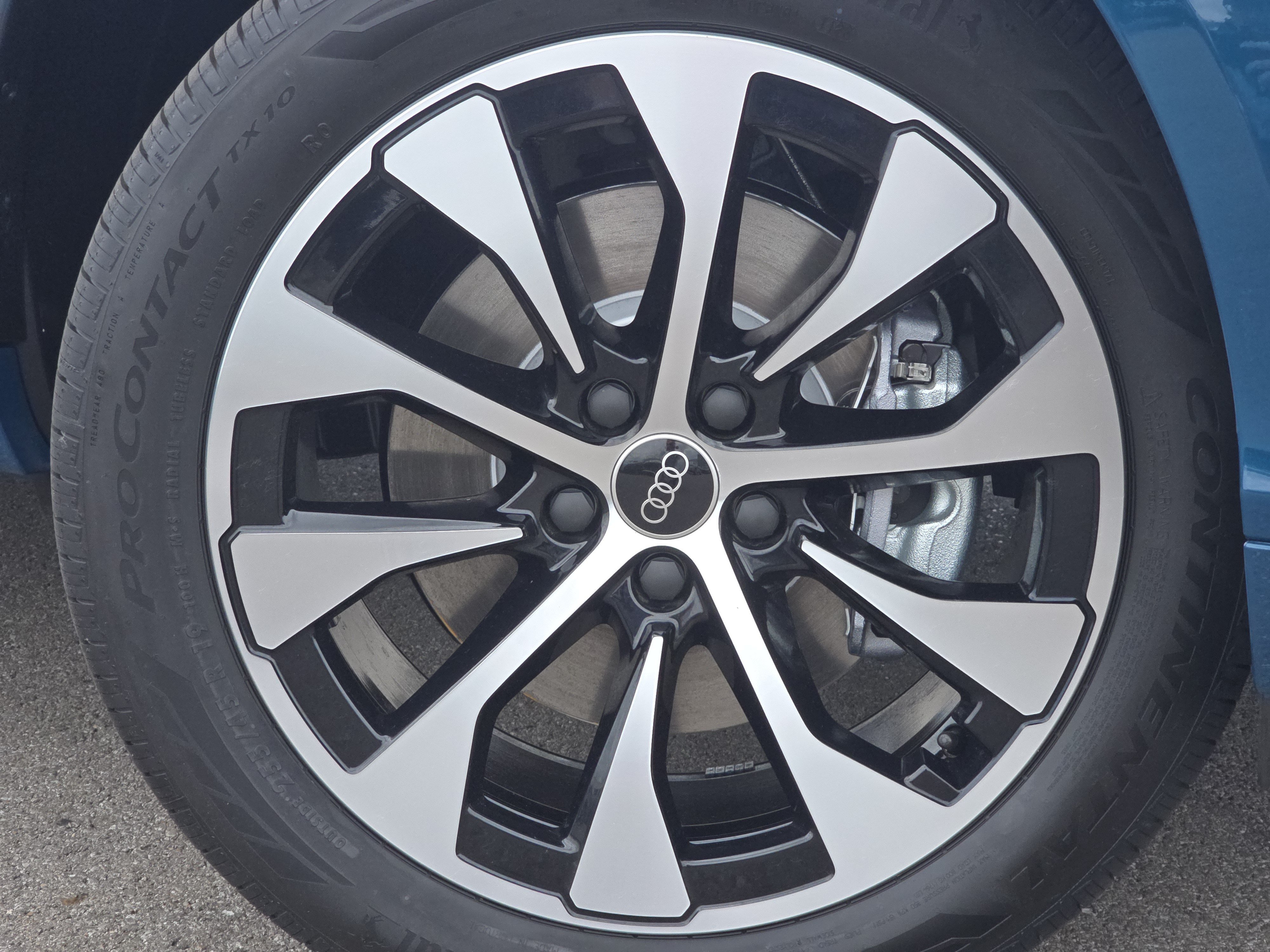 New 2026 Audi Q3 quattro 2.0T AWD/4WD image 16