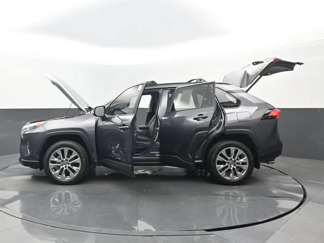 Used 2024 Toyota RAV4 XLE Premium FWD image 32