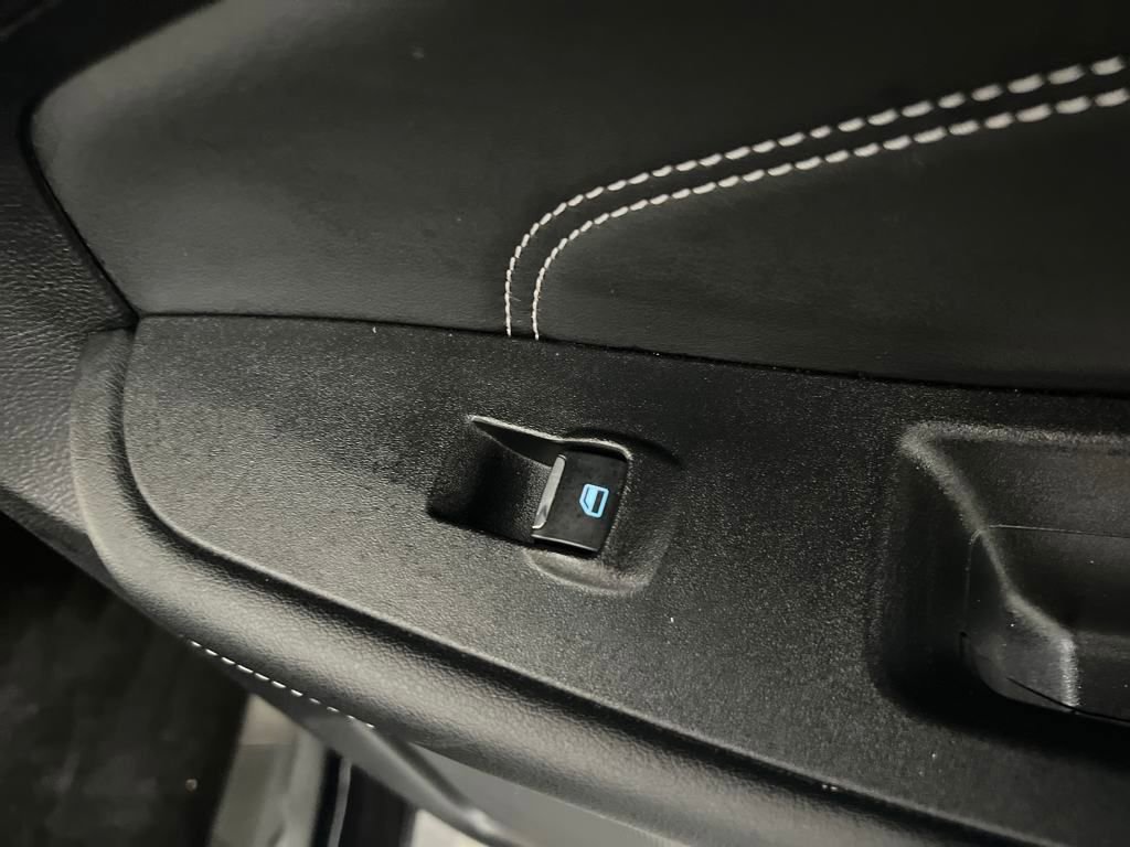 Used 2024 Ford Edge Titanium image 19