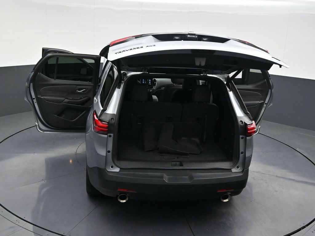 Used 2023 Chevrolet Traverse RS image 37