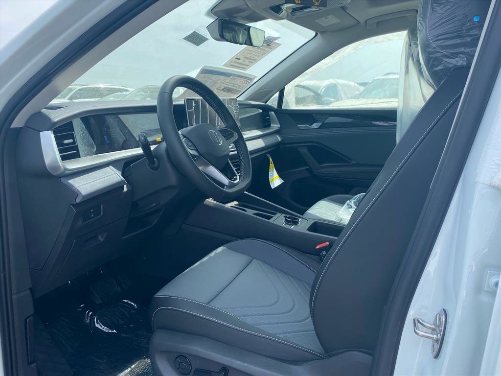 New 2026 Volkswagen Tiguan SE AWD/4WD image 2
