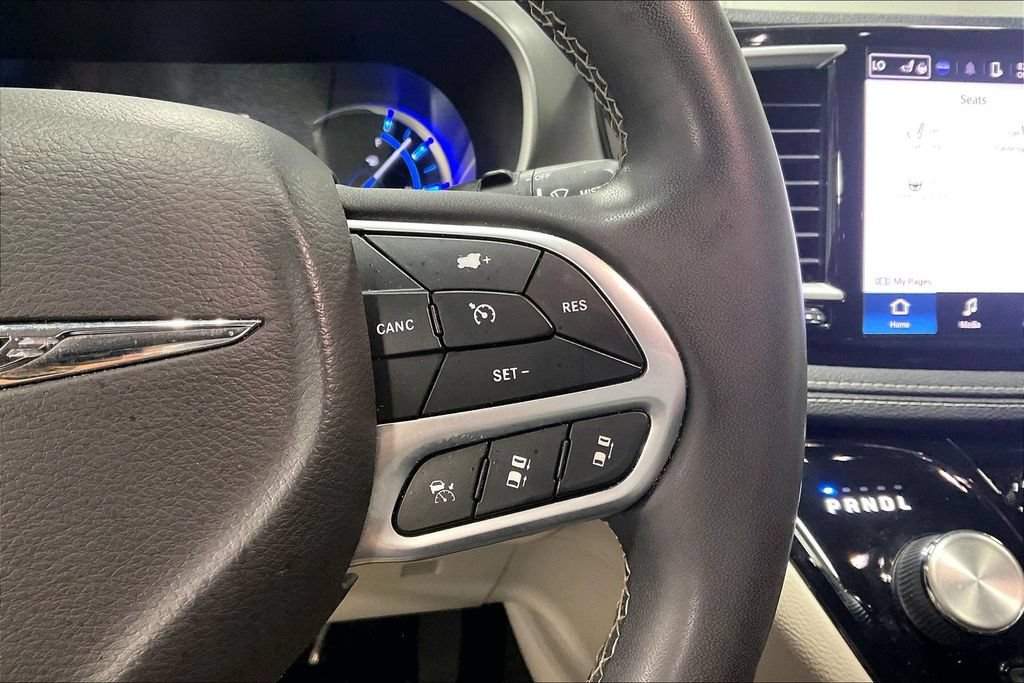 Used 2022 Chrysler Pacifica Touring-L FWD image 25