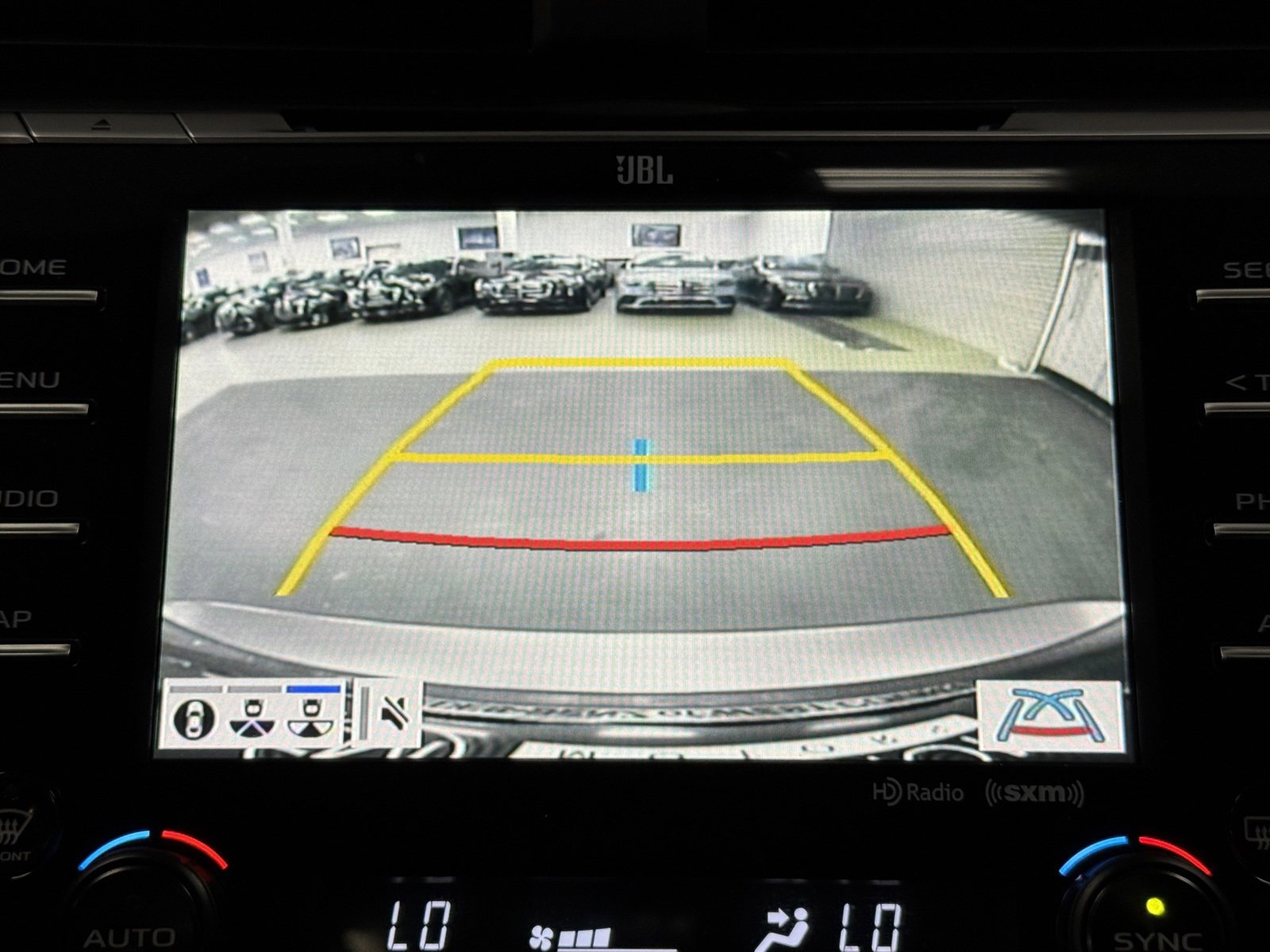 Used 2020 Toyota Camry XLE image 36