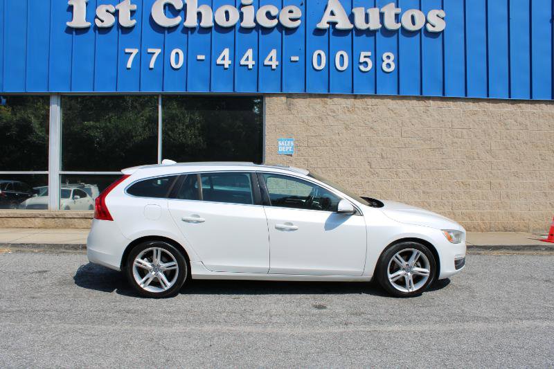 Used 2017 Volvo V60 T5 Premier w/ Convenience Package image 7