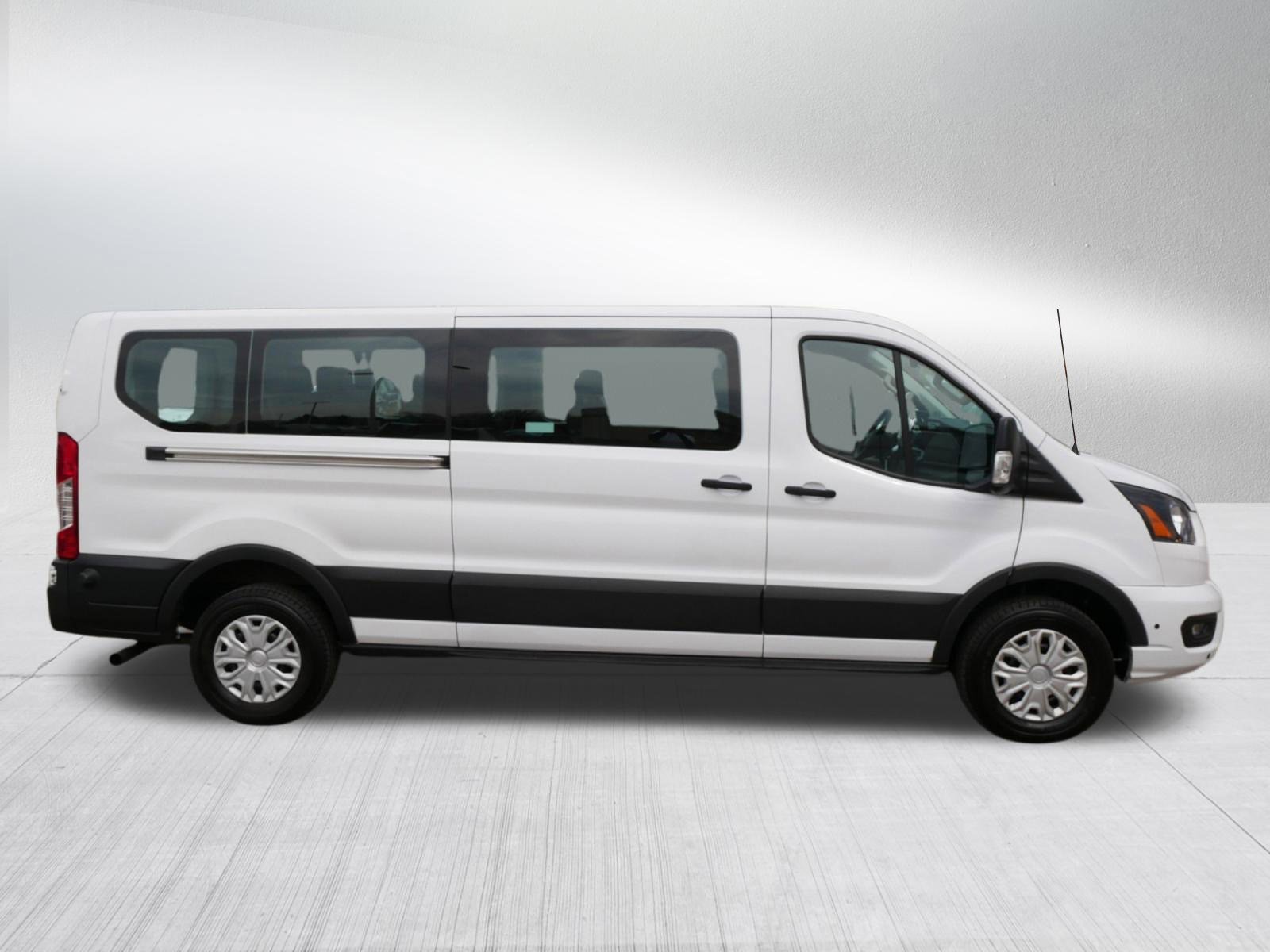 Used 2024 Ford Transit 350 XLT image 8