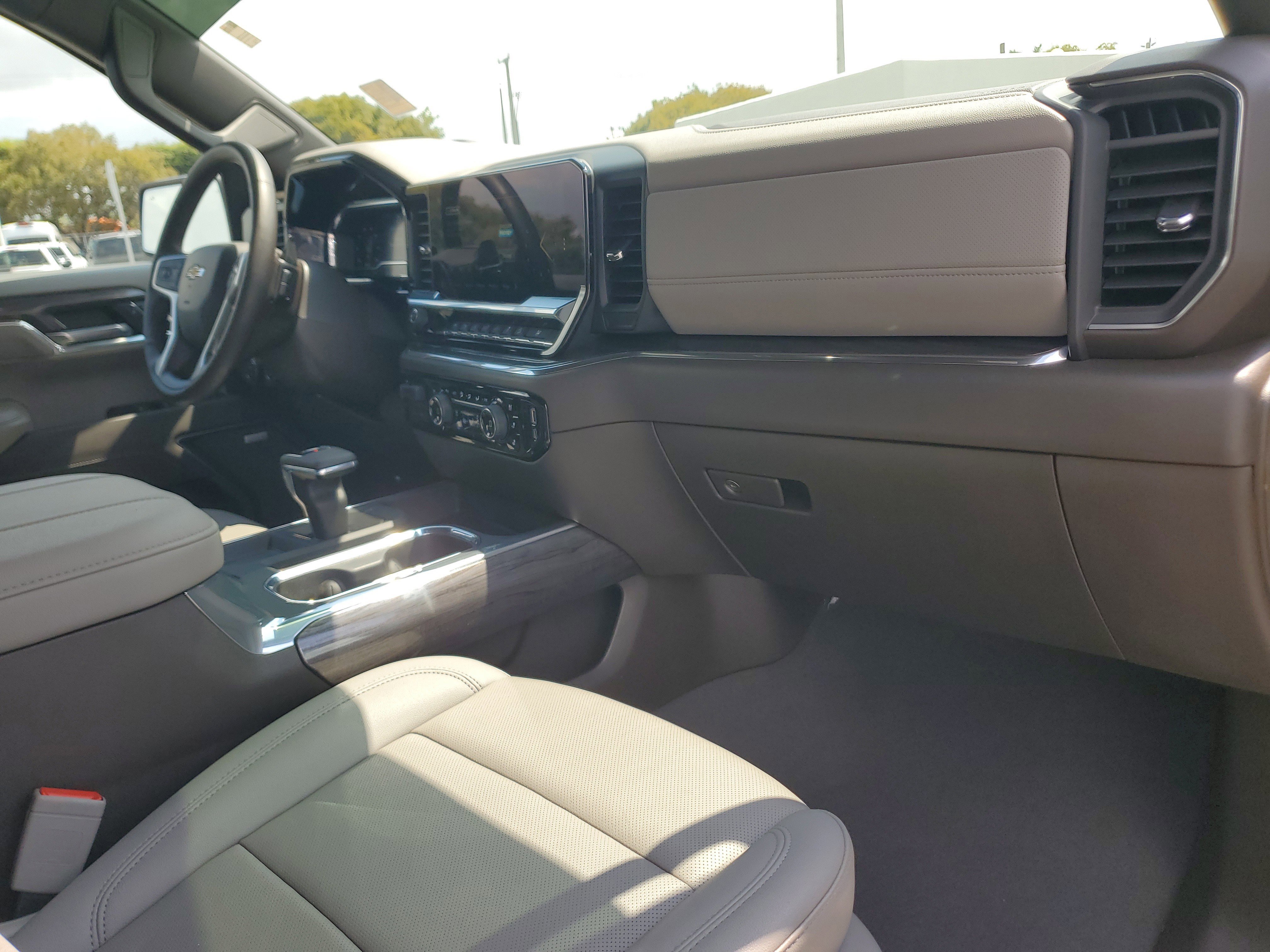 Used 2024 Chevrolet Silverado 1500 LTZ image 16