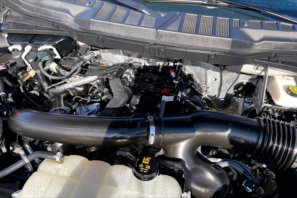 Certified 2025 Ford F150 Lariat w/ Equipment Group 501A Mid AWD/4WD image 33