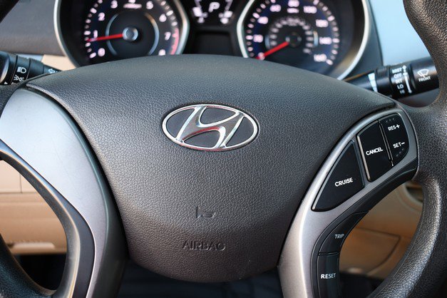 Used 2013 Hyundai Elantra GLS image 30