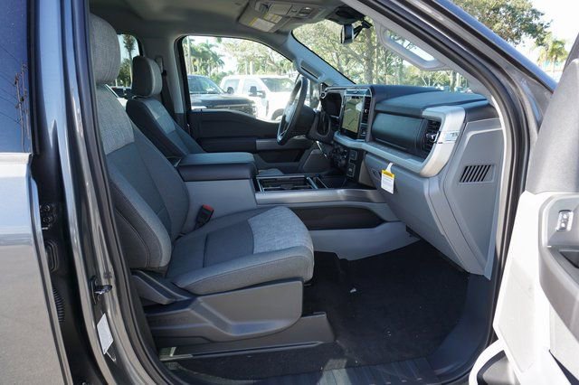 New 2026 Ford F350 XLT w/ XLT Premium Package AWD/4WD image 3