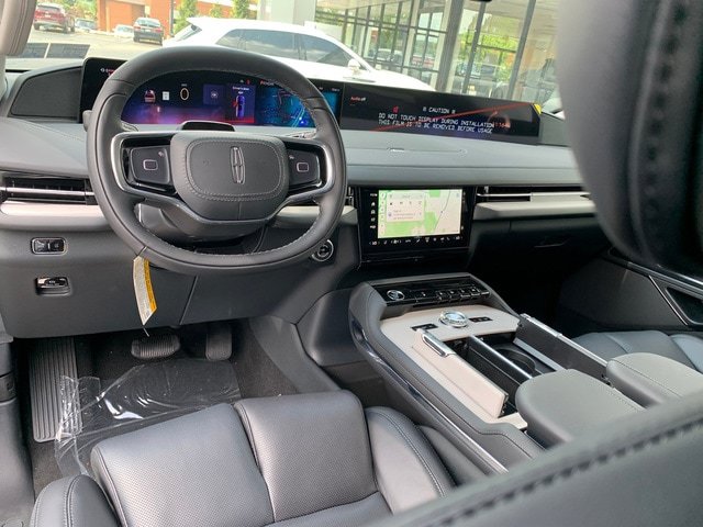 New 2027 Lincoln Navigator Premiere AWD/4WD image 17