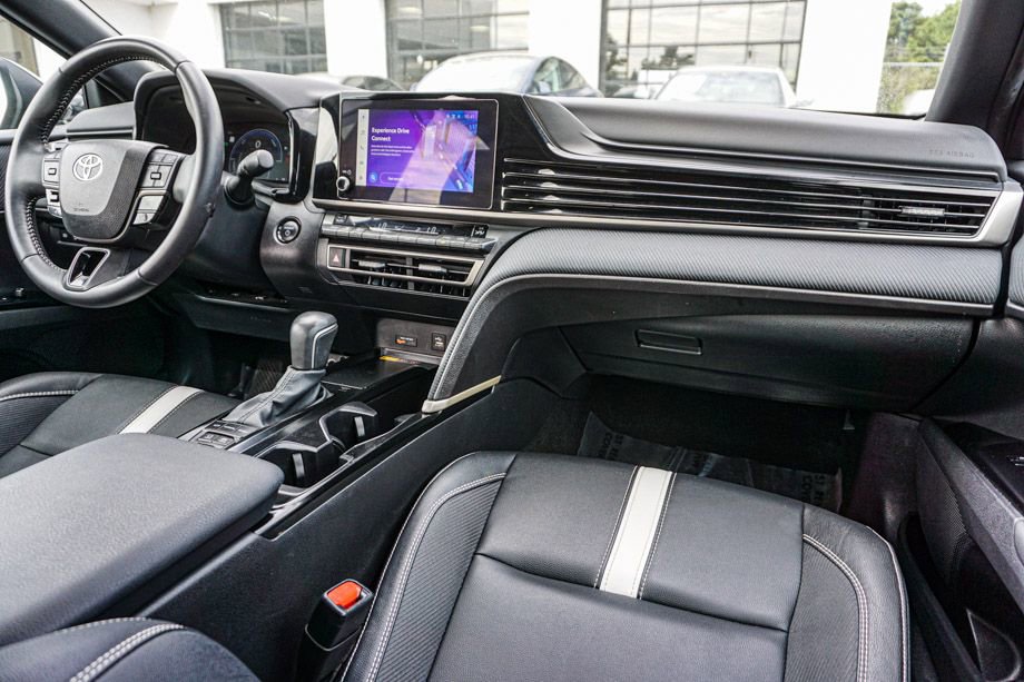 Used 2025 Toyota Camry SE image 21