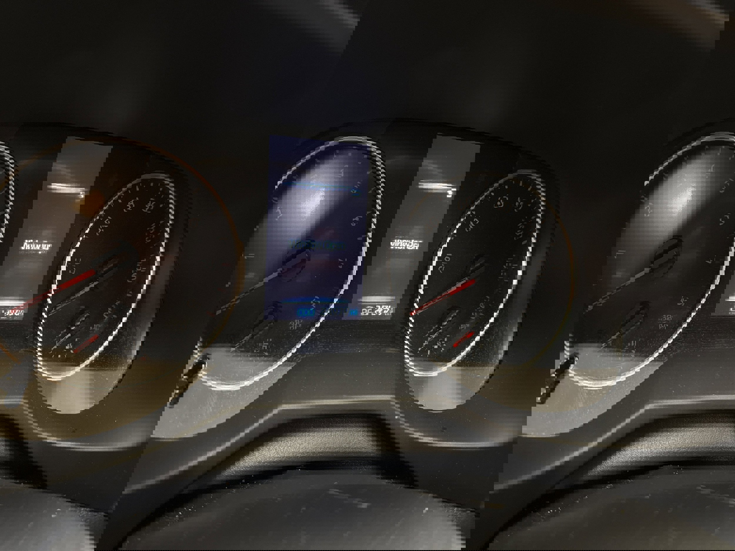 Used 2022 Toyota RAV4 XLE w/ Convenience Package image 5