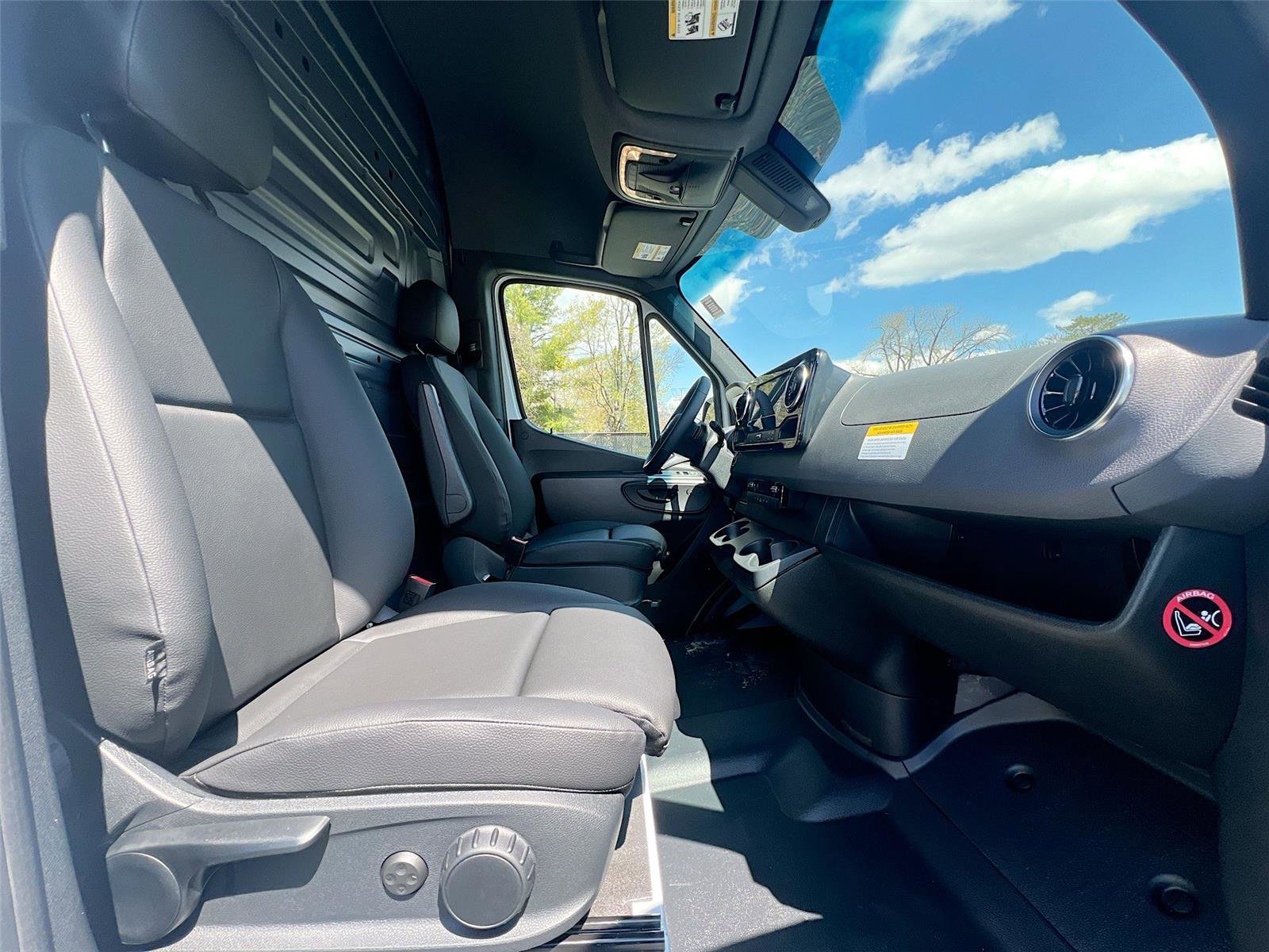 New 2025 Mercedes-Benz Sprinter 2500 image 22