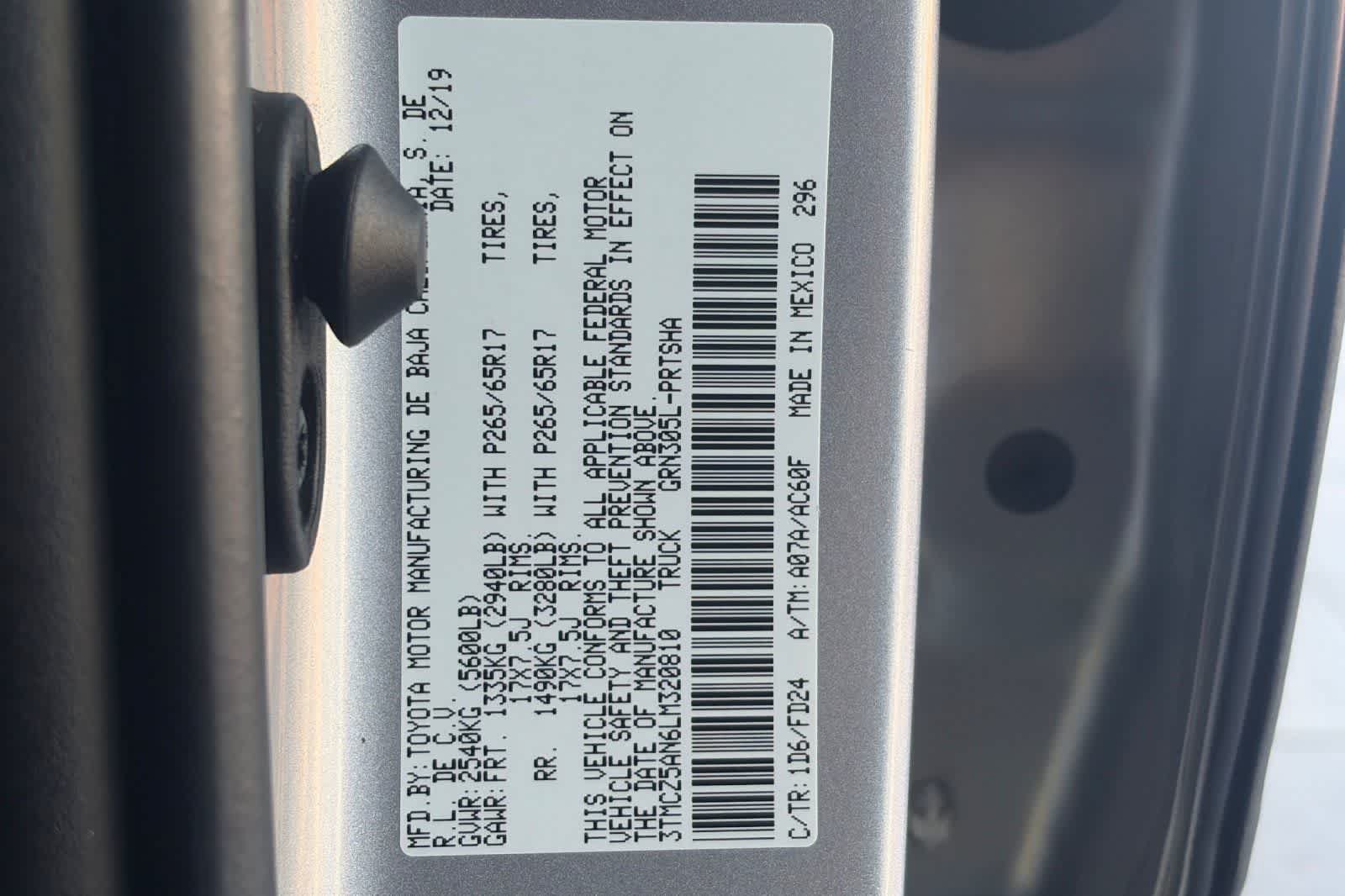 Used 2020 Toyota Tacoma TRD Sport AWD/4WD image 30
