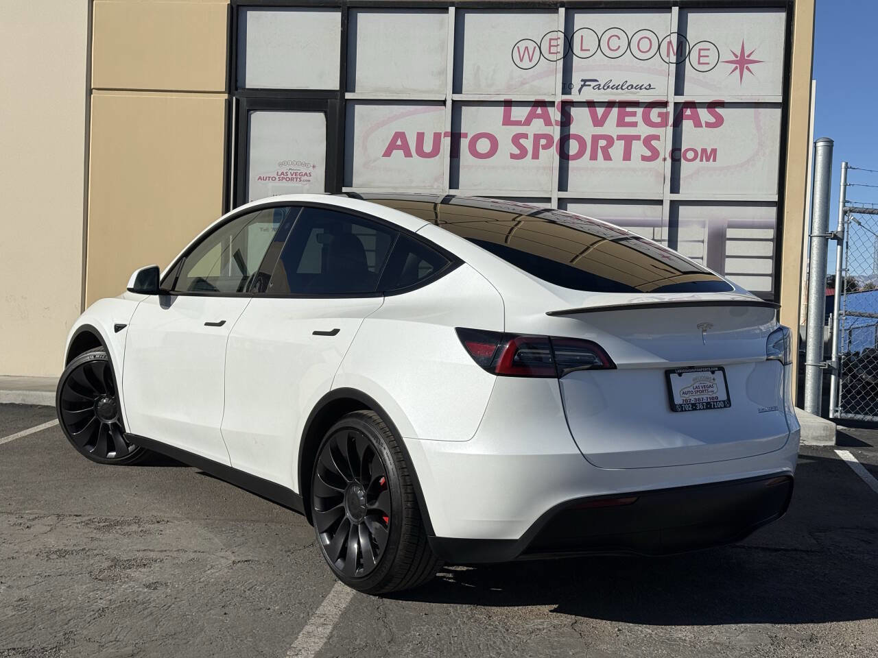 Used 2023 Tesla Model Y Performance image 9