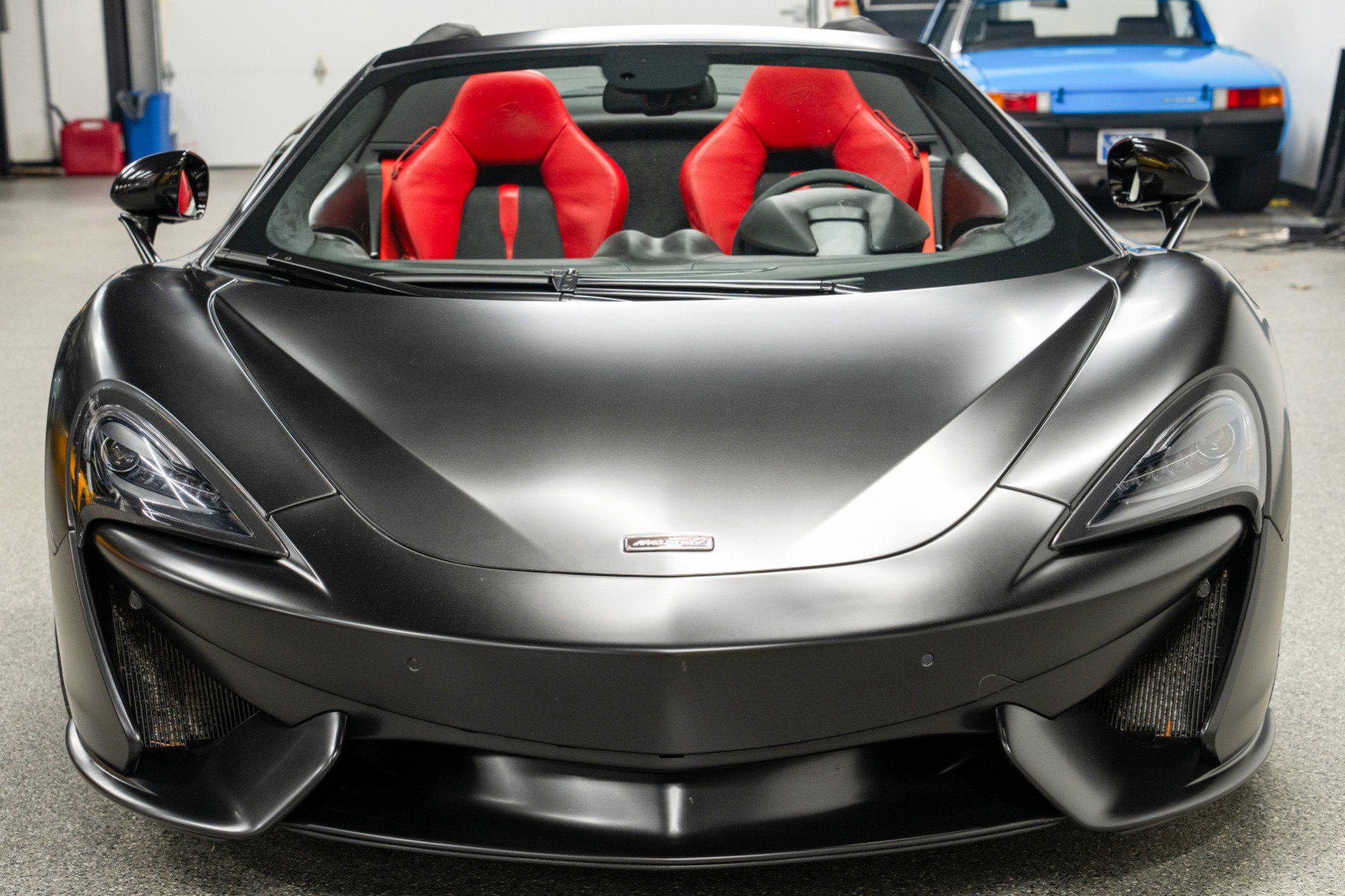 Used 2018 McLaren 570S Spider image 4