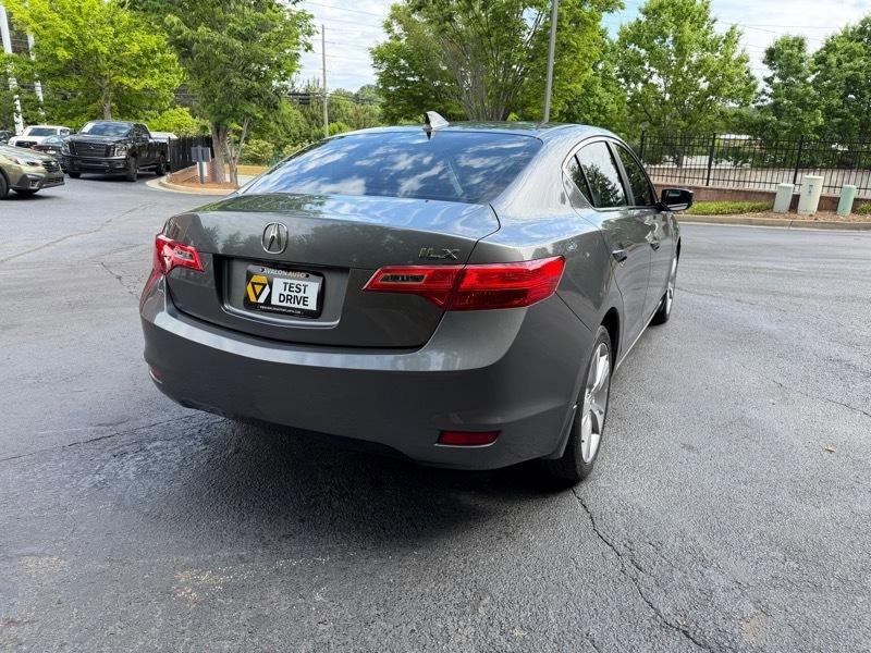 Used 2013 Acura ILX w/ Technology Package FWD image 10