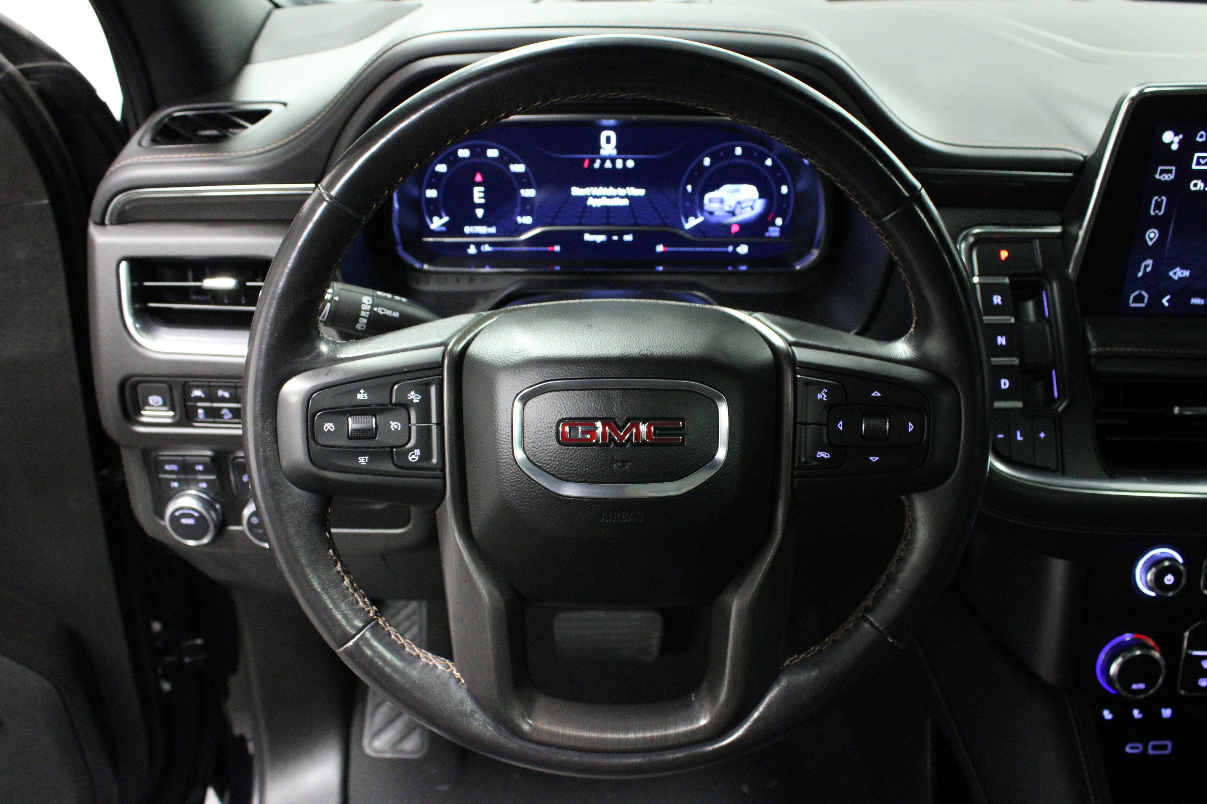 Used 2023 GMC Yukon AT4 AWD/4WD image 11