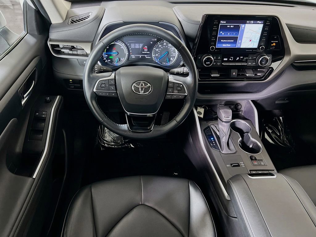 Certified 2020 Toyota Highlander XLE AWD/4WD image 21