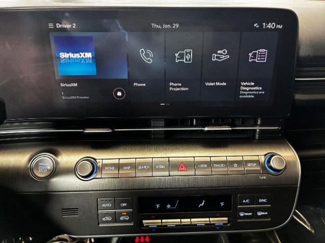 Used 2024 Hyundai Kona SEL image 25