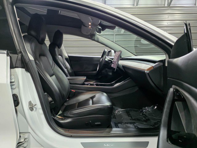 Used 2018 Tesla Model 3 Long Range image 15